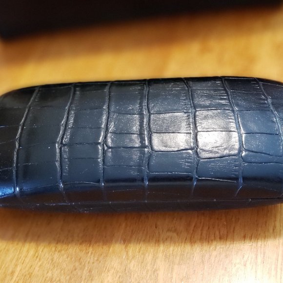 BEAUSOLLEIL Sunglasses with Hard Case - Picture 5 of 5